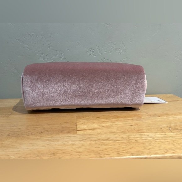 Gloss & Glo “Rose All Day” Pink Velvet Cosmetic Bag With Gold Sequin Accents - Picture 4 of 9